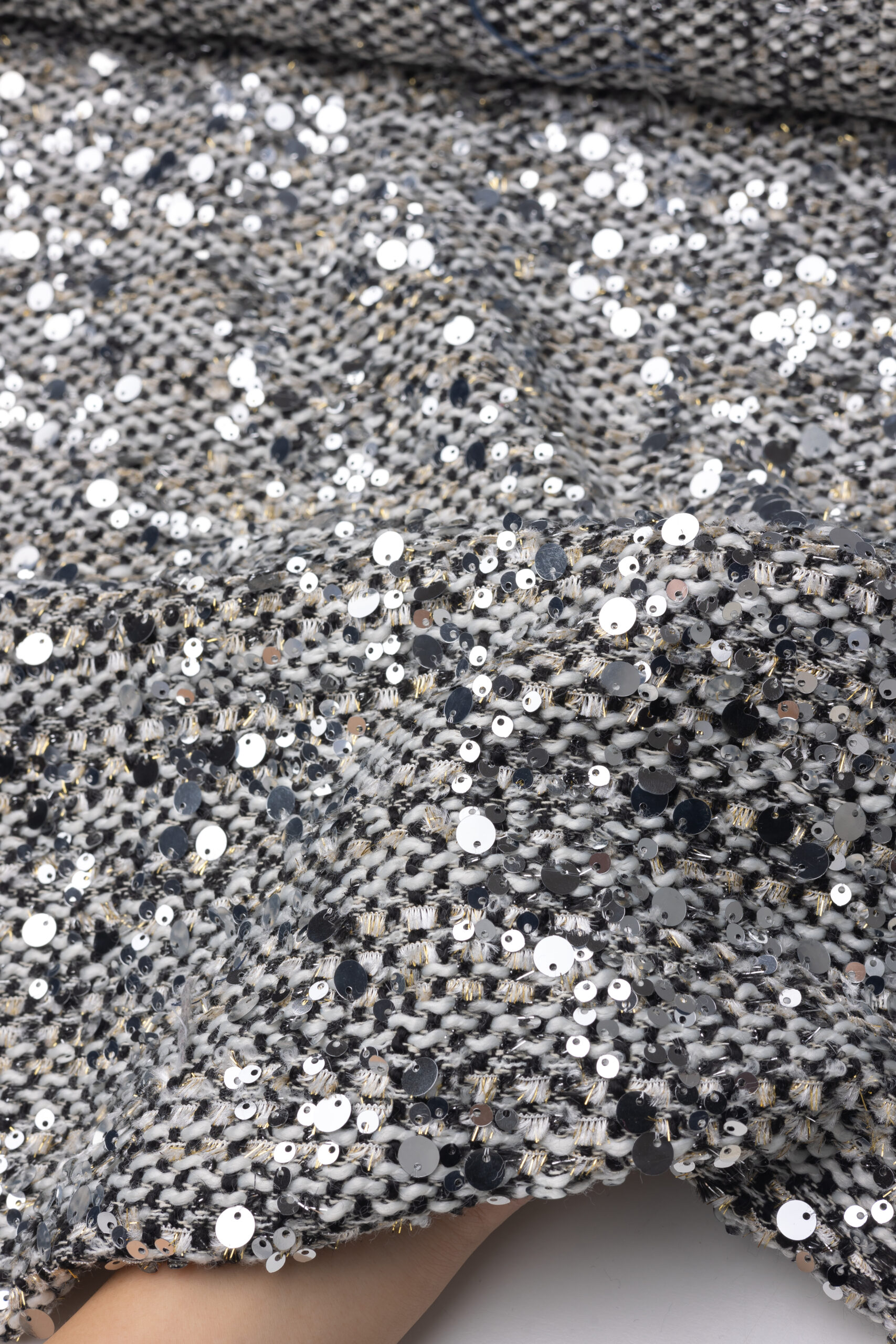 Elegant knitted embroidery fabric produced by Fursone textile factory